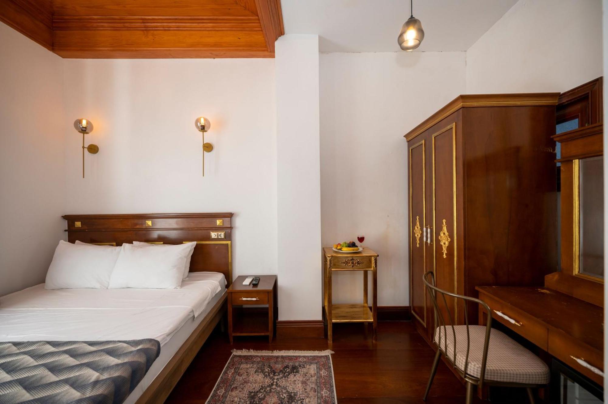 Otel Valeria Antique 1892 *