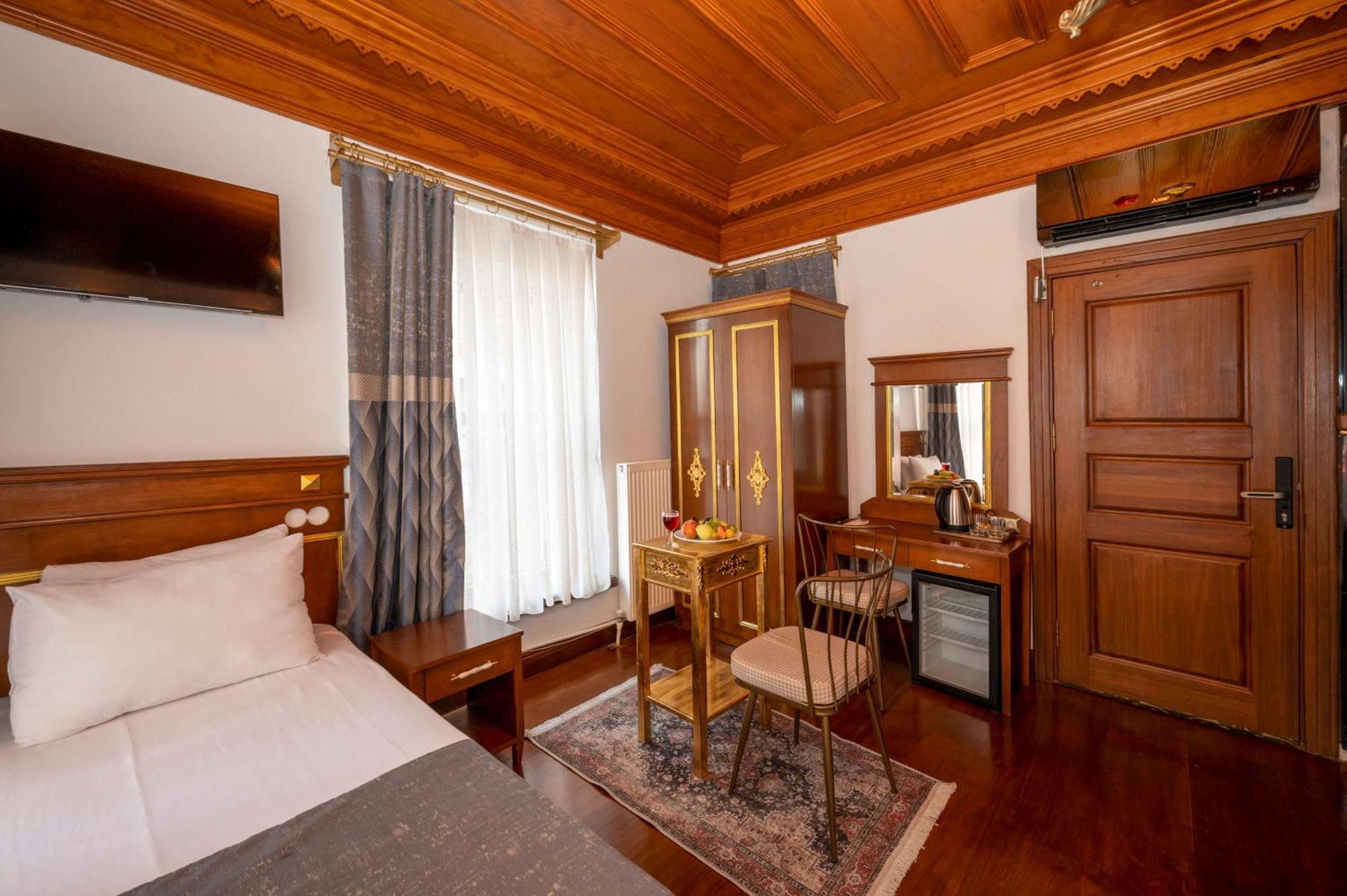 Otel Valeria Antique 1892